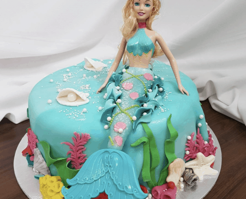 Dievčenská torta s morskou pannou a morskými vlnami