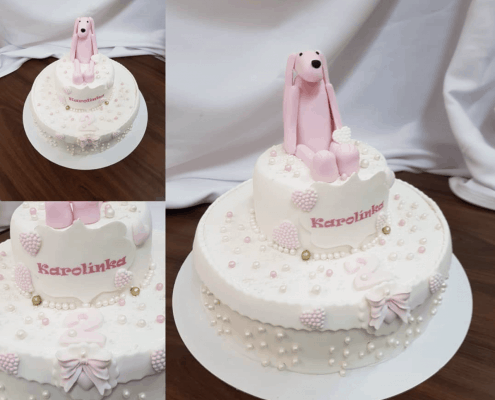 Biela detská torta s ružovým zajačikom a perličkami