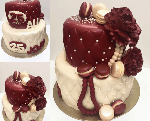 narodeninová torta s bordovou ružou
