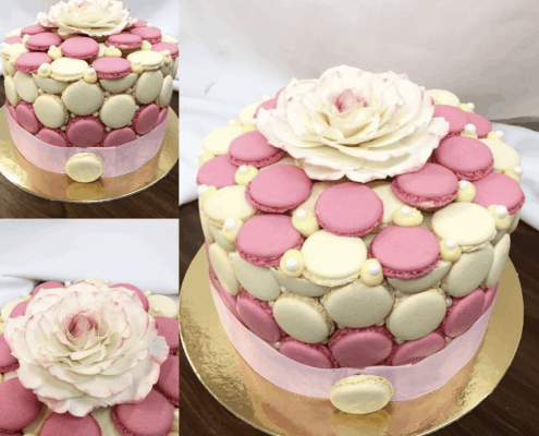 Ružová narodeninová torta s jedlou ružou